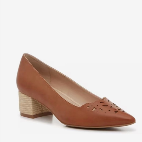 NWOB-Adrienne Vittadini  Tan Graze Pointed Toe Vegan Leather Pumps - Size 9.5 - Picture 1 of 8